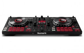 Numark Mixtrack Platinum FX DJ Controller